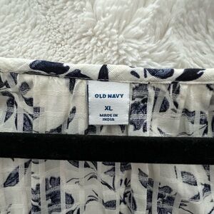 New with Tags beautiful blue floral XL dress